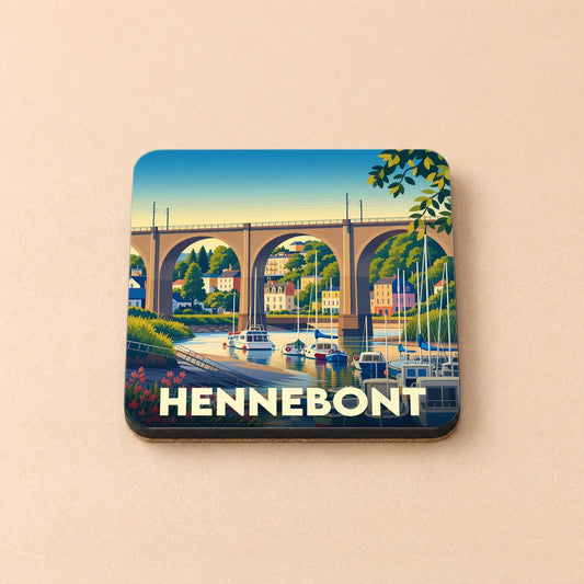 Dessous de verre souvenir de la ville de Hennebont avec une illustration stylisée de son viaduc et de son port.