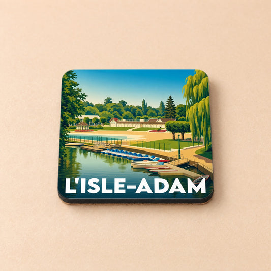 Dessous de verre souvenir de la ville de L'Isle-Adam avec une illustration stylisée de sa plage et de ses barques.