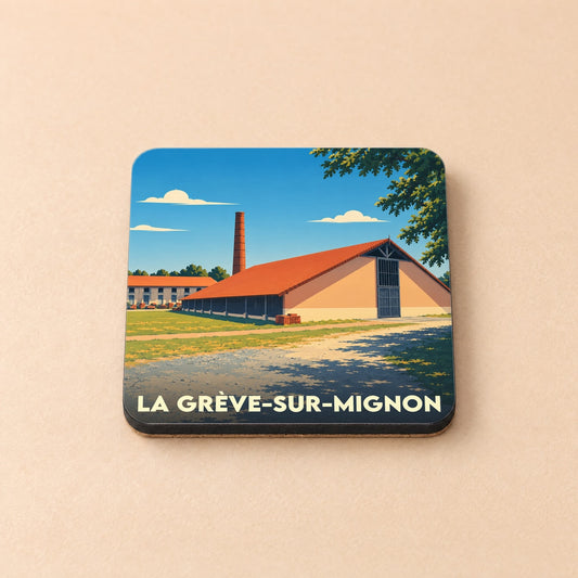 Dessous de verre souvenir de la ville de La Grève-sur-Mignon avec une illustration stylisée d'une briqueterie.