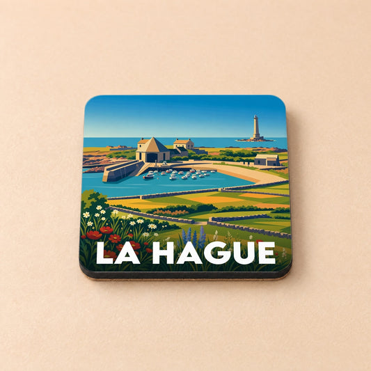 Dessous de verre souvenir de La Hague avec une illustration stylisée de son port et de son phare.