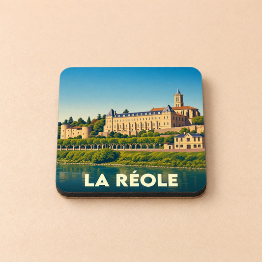 Dessous de verre souvenir de la ville de La Réole avec une illustration stylisée des bords de la Garonne.