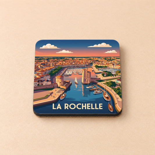 Dessous de verre souvenir de la ville de La Rochelle avec une illustration stylisée de son vieux port.