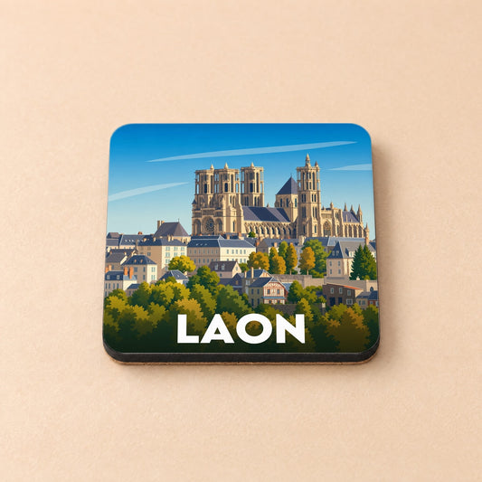 Dessous de verre souvenir de la ville de Laon avec une illustration stylisée de sa cathédrale.