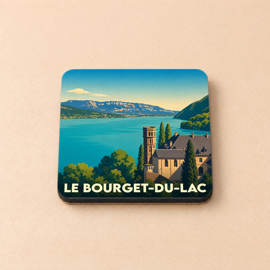 Dessous de verre souvenir de la ville de Le Bourget-du-Lac avec une illustration stylisée du lac et de son château.