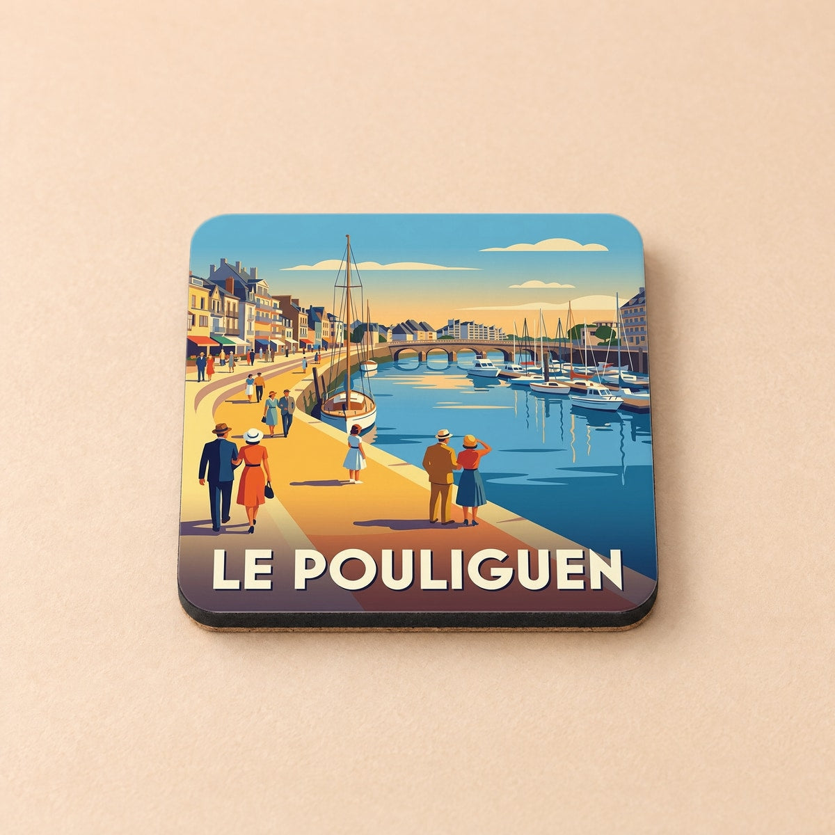 Dessous de verre souvenir de la ville du Pouliguen avec une illustration stylisée de son port.
