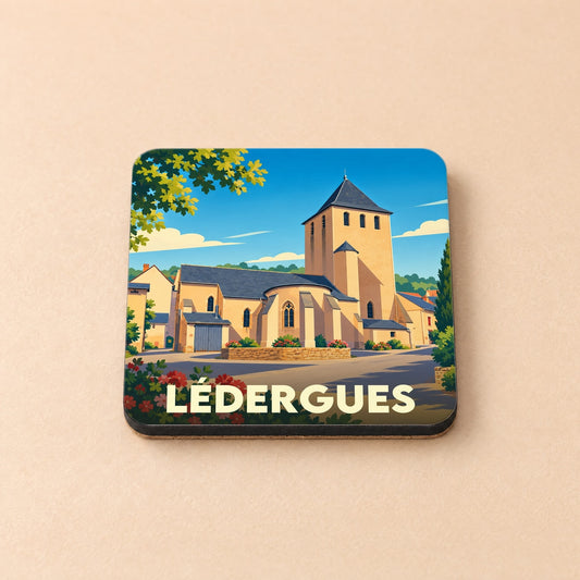 Dessous de verre souvenir de la ville de Lédergues avec une illustration stylisée de son église.