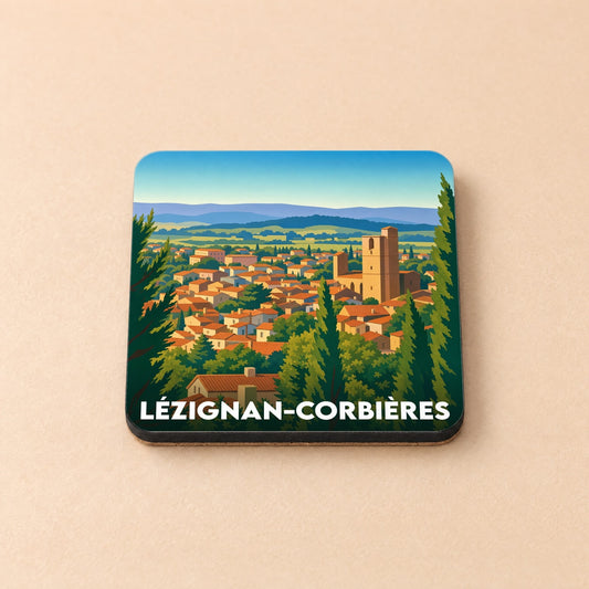 Dessous de verre souvenir de la ville de Lézignan-Corbières avec une illustration stylisée.
