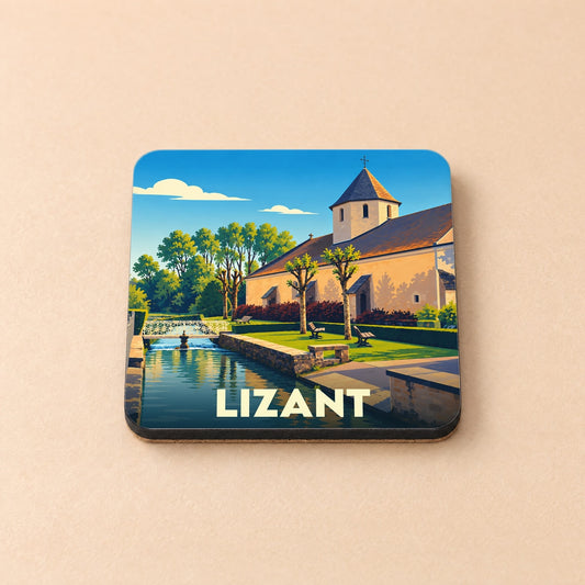 Dessous de verre souvenir de la ville de Lizant avec une illustration stylisée d'un paysage urbain paisible.