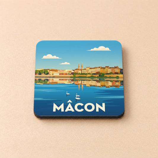 Dessous de verre souvenir de la ville de Mâcon avec une illustration stylisée des quais de Saône.