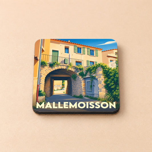 Dessous de verre souvenir de la ville de Mallemoisson avec une illustration stylisée d'un passage voûté en pierre.