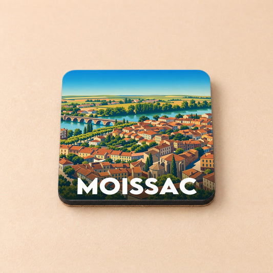 Dessous de verre souvenir de la ville de Moissac avec une illustration panoramique stylisée.
