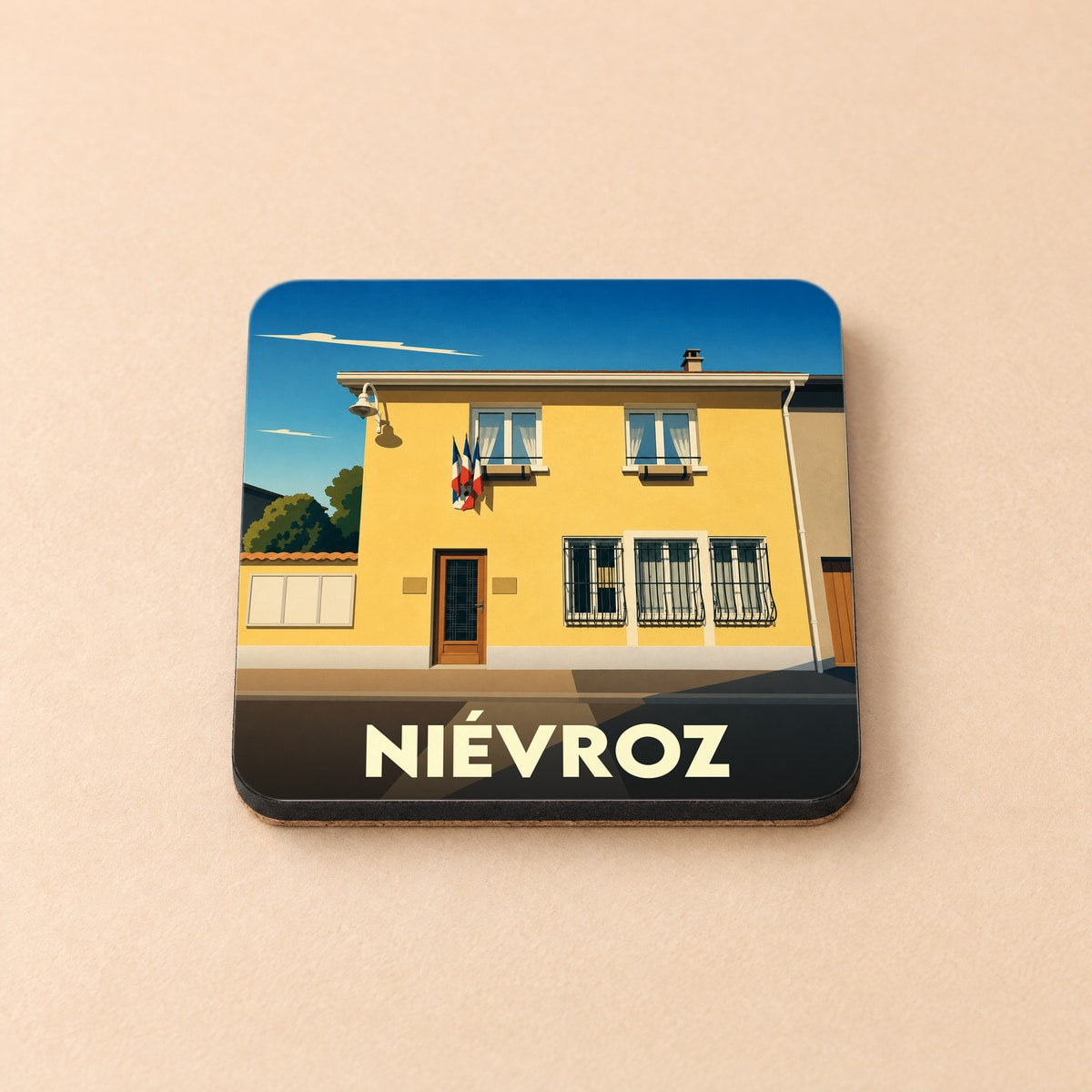 Dessous de verre souvenir de la ville de Niévroz avec une illustration stylisée de sa mairie.