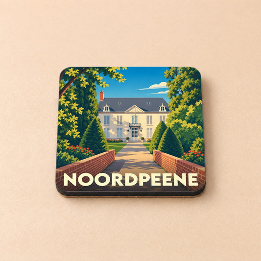 Dessous de verre souvenir de la ville de Noordpeene avec une illustration stylisée d'une demeure et de son jardin.
