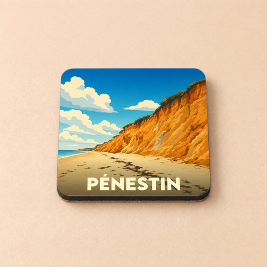 Dessous de verre souvenir de la ville de Pénestin avec une illustration stylisée de ses falaises dorées.