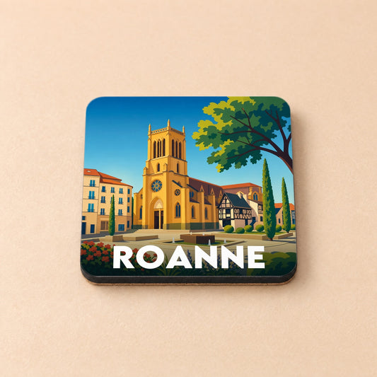 Dessous de verre souvenir de la ville de Roanne avec une illustration stylisée de son église et de sa place.