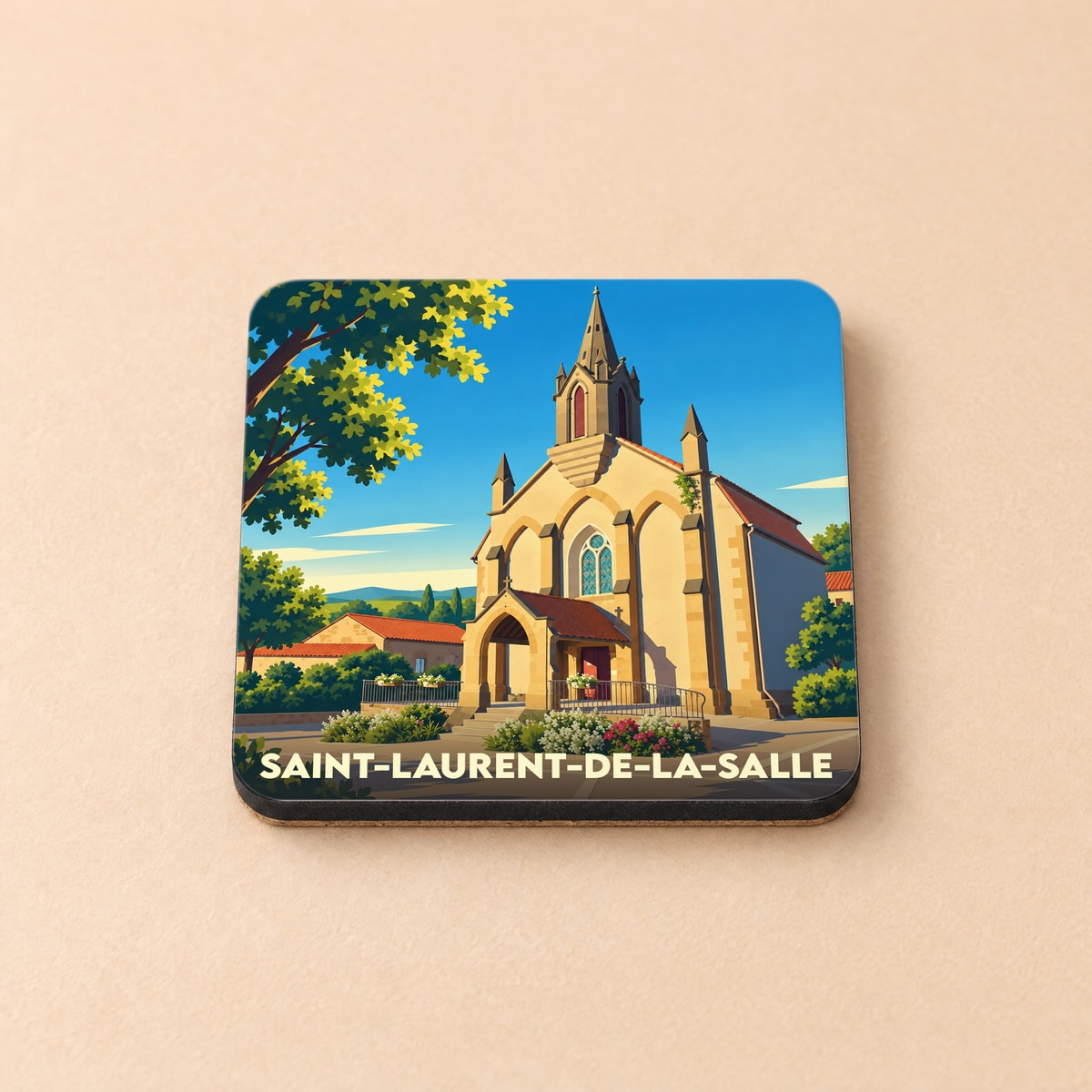 Dessous de verre souvenir de la ville de Saint-Laurent-de-la-Salle avec une illustration stylisée de son église.