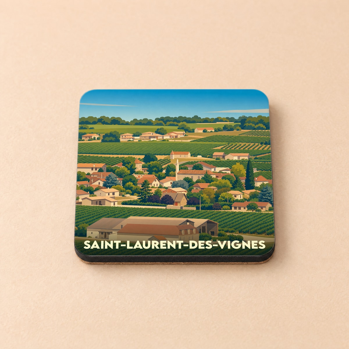 Dessous de verre souvenir de la ville de Saint-Laurent-des-Vignes avec une illustration stylisée de son paysage de vignobles.