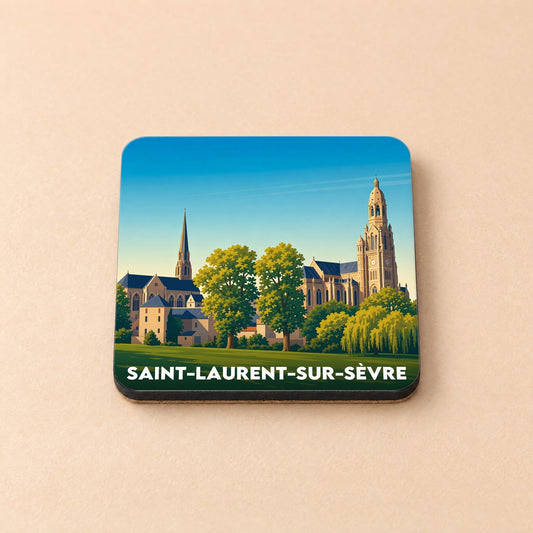 Dessous de verre souvenir de la ville de Saint-Laurent-sur-Sèvre avec une illustration stylisée de son patrimoine architectural.