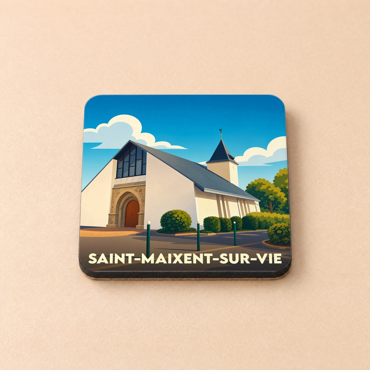 Dessous de verre souvenir de Saint-Maixent-sur-Vie avec une illustration stylisée de son église.