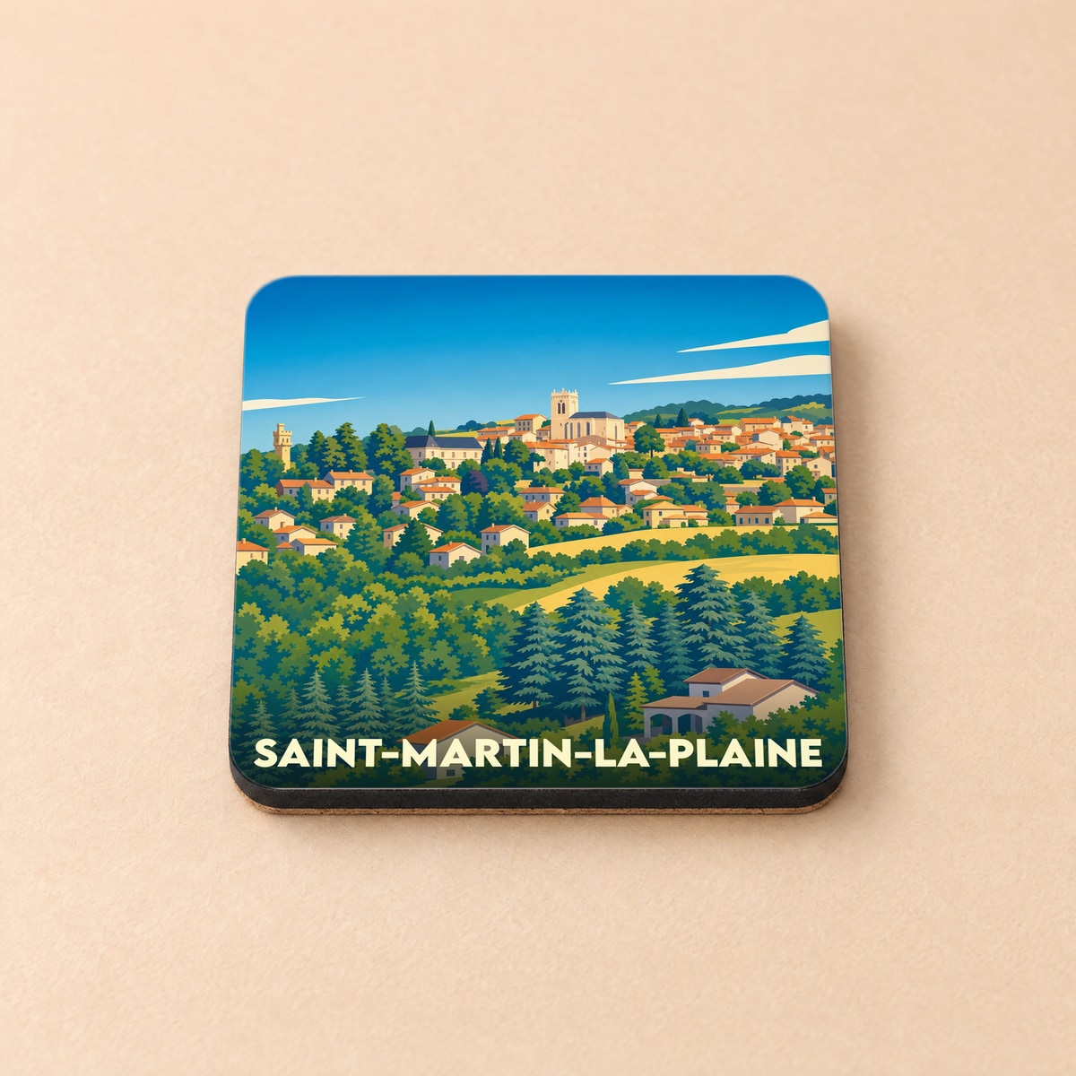 Dessous de verre souvenir de la ville de Saint-Martin-la-Plaine avec une illustration de paysage colorée et stylisée.
