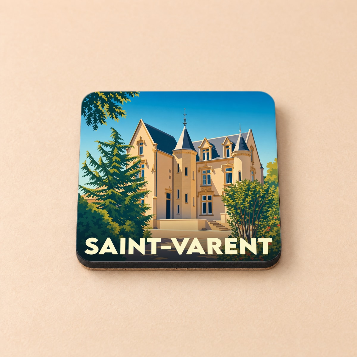 Dessous de verre souvenir de la ville de Saint-Varent avec une illustration stylisée de son patrimoine.