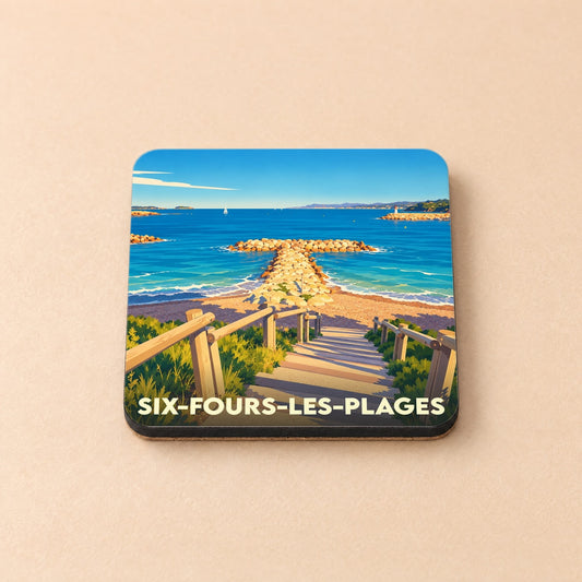Dessous de verre souvenir de la ville de Six-Fours-les-Plages avec une illustration stylisée du bord de mer.