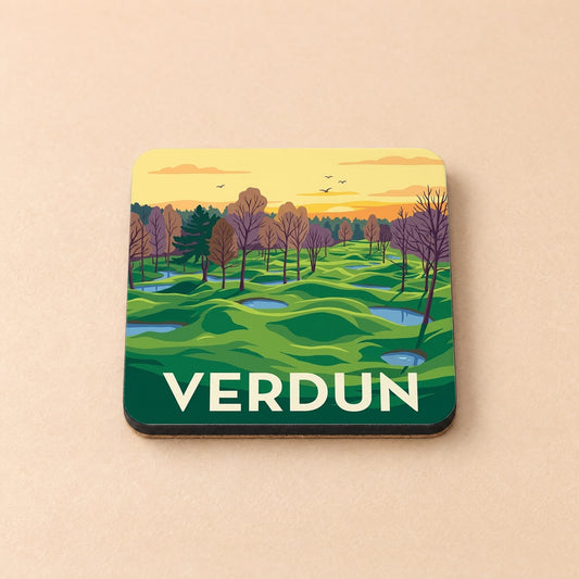 Dessous de verre souvenir de la ville de Verdun avec une illustration stylisée d'un paysage naturel.