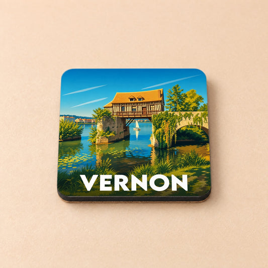 Dessous de verre souvenir de la ville de Vernon illustrant le Vieux-Moulin sur la Seine.