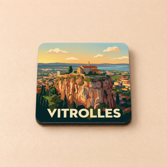 Dessous de verre souvenir de la ville de Vitrolles avec une illustration stylisée de son célèbre rocher.
