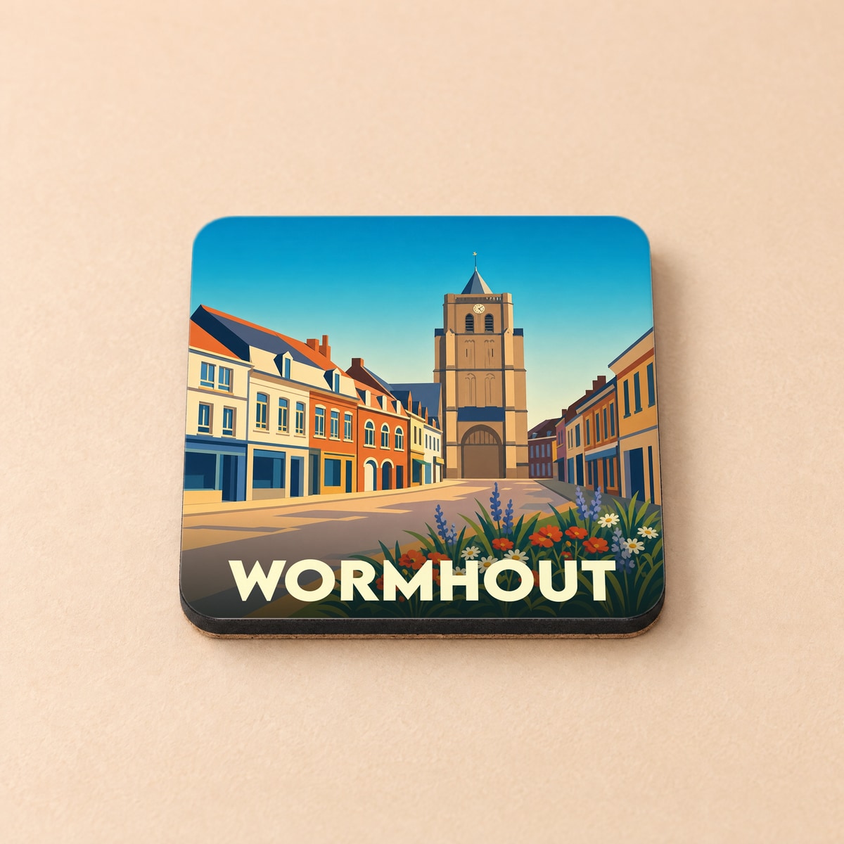 Dessous de verre souvenir de la ville de Wormhout arborant une illustration stylisée de son église et de ses façades colorées.