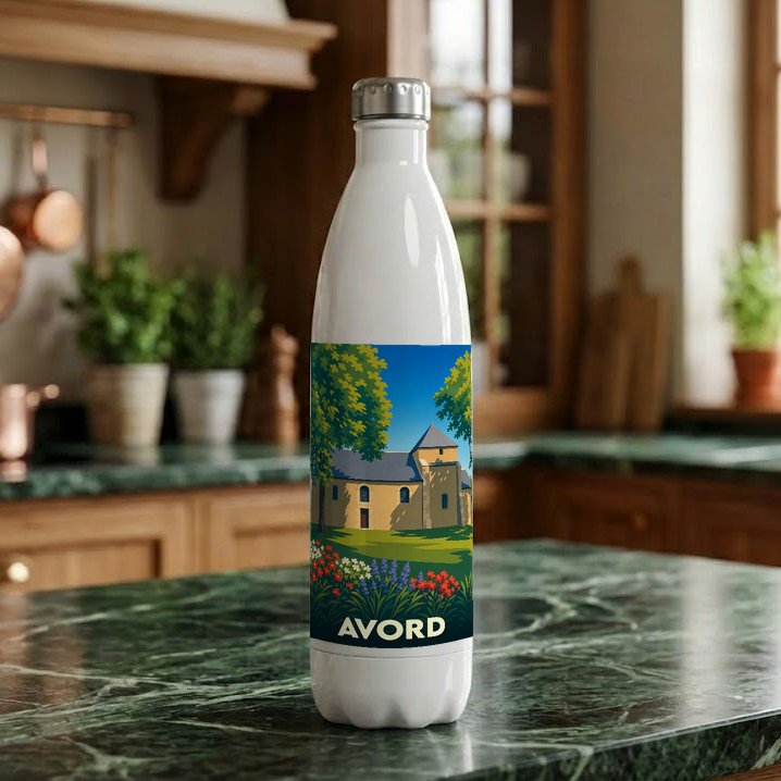 Gourde blanche souvenir de la ville d'Avord avec une illustration stylisée d'un monument historique local.