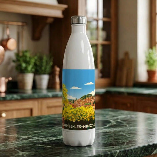 Gourde souvenir de la ville de Bormes-les-Mimosas avec une illustration stylisée de son village fleuri.