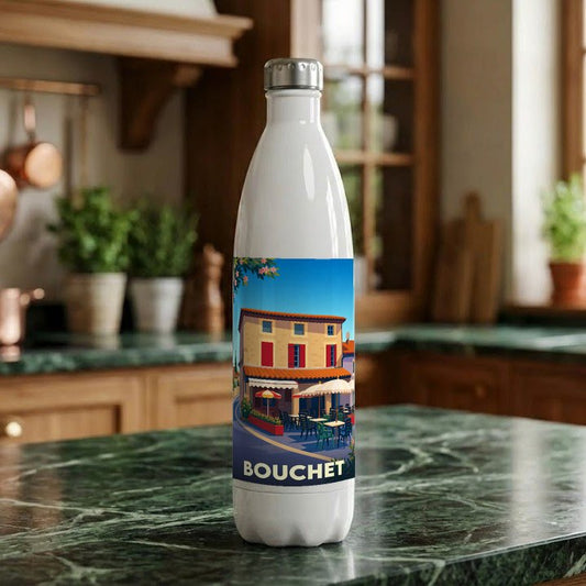 Gourde souvenir de la ville de Bouchet arborant une illustration stylisée d'une terrasse ensoleillée.