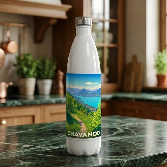 Gourde blanche souvenir de la ville de Chavanod ornée d'une illustration de paysage alpin.