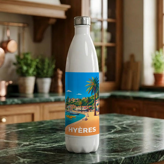 Gourde souvenir de la ville de Hyères avec une illustration stylisée du bord de mer.