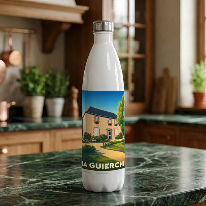 Gourde blanche souvenir de la ville de La Guierche avec une illustration stylisée d'une maison de campagne.