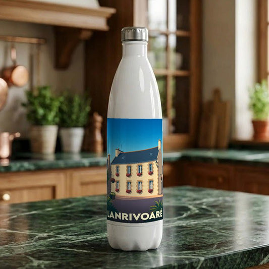 Gourde souvenir de la ville de Lanrivoaré illustrée d'une bâtisse bretonne traditionnelle.
