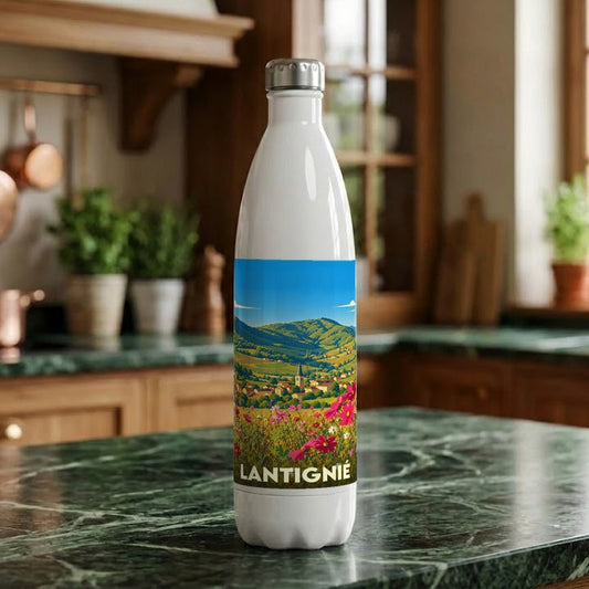 Gourde souvenir de la ville de Lantignié avec une illustration de paysage champêtre.