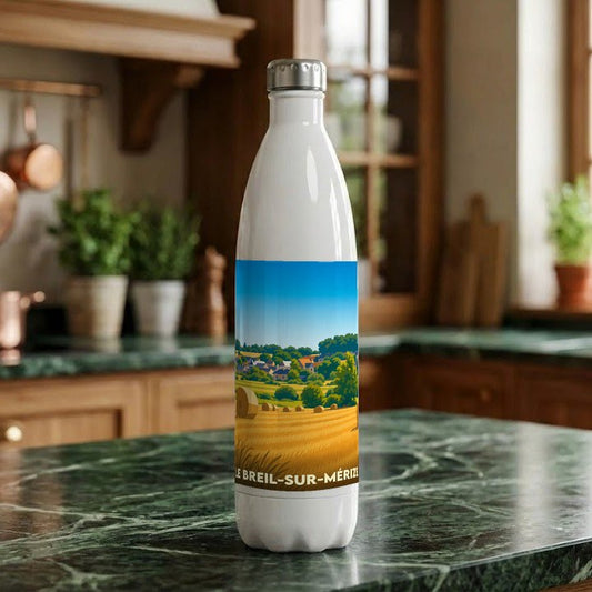 Gourde souvenir de la ville de Le Breil-sur-Mérize avec une illustration stylisée de champs de blé et du village.