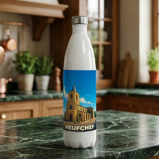 Gourde souvenir de la ville de Neufchef illustrée par une photographie de son église sous un ciel bleu.