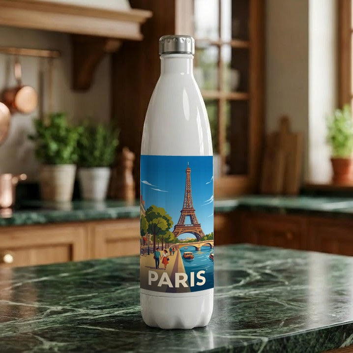 Gourde souvenir de la ville de Paris avec une illustration stylisée de la tour Eiffel au bord de la Seine.