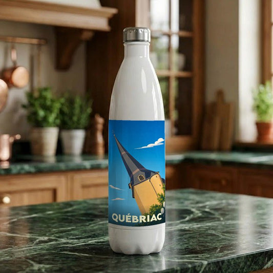 Gourde blanche souvenir de la ville de Québriac avec une illustration stylisée de son clocher.