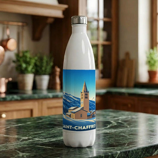 Gourde souvenir de la ville de Saint-Chaffrey avec une illustration stylisée de son église et des montagnes environnantes.