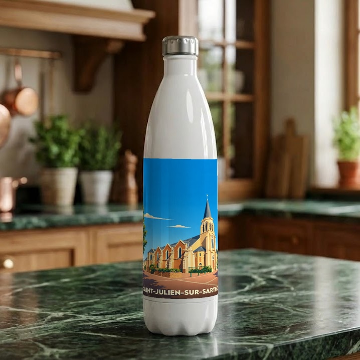 Gourde souvenir de la ville de Saint-Julien-sur-Sarthe avec une illustration stylisée de son église.