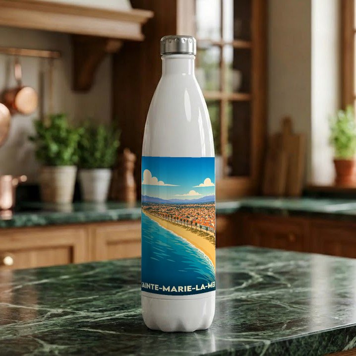 Gourde souvenir de la ville de Sainte-Marie-la-Mer avec une illustration stylisée de son littoral.