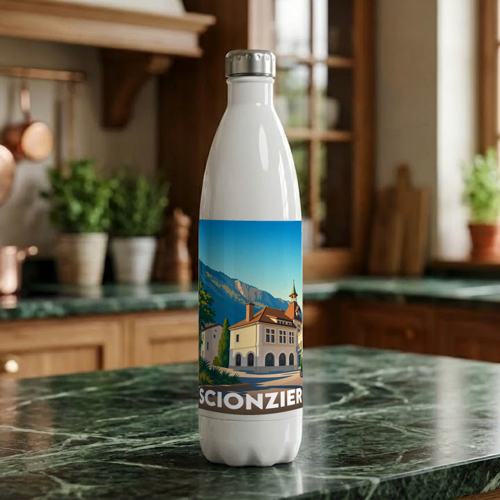 Gourde blanche souvenir de la ville de Scionzier ornée d'une illustration de paysage de montagne.