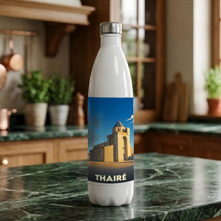Gourde souvenir de la ville de Thairé avec une illustration stylisée de son église.