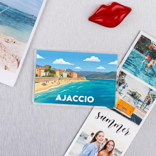 Magnet souvenir de la ville d'Ajaccio avec une illustration stylisée.