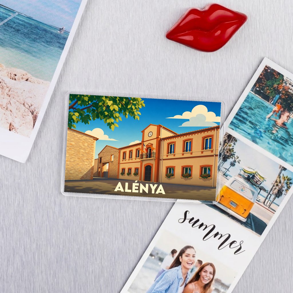 Magnet souvenir de la ville d'Alénya illustrant son hôtel de ville dans un style rétro.