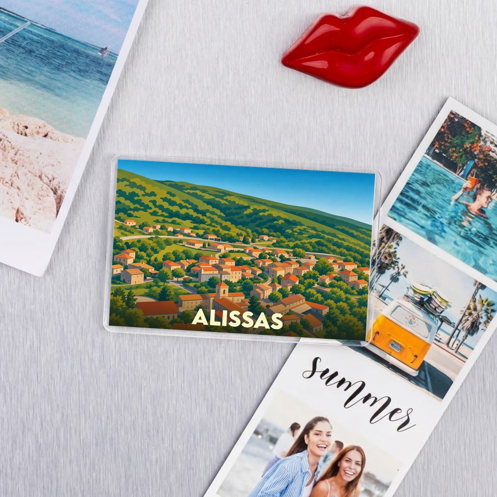 Magnet souvenir de la ville d'Alissas avec une illustration stylisée d'un village provençal.